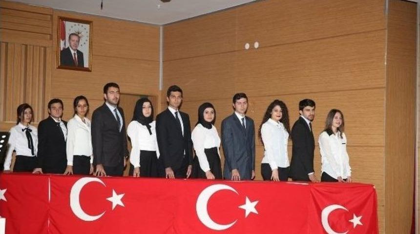 Eğitim Fak&uuml;ltesi&rsquo;nden &Ouml;ğretmenler G&uuml;n&uuml; Anma Gecesi