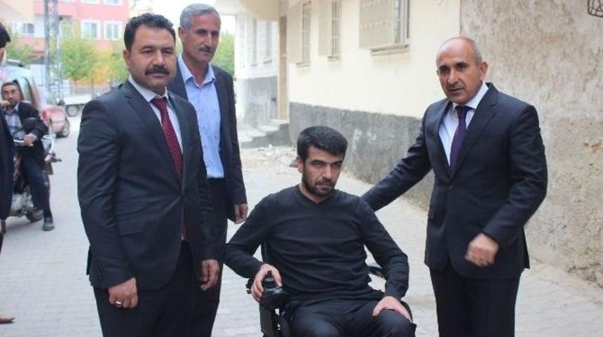 Engelliye Ak&uuml;l&uuml; Araba