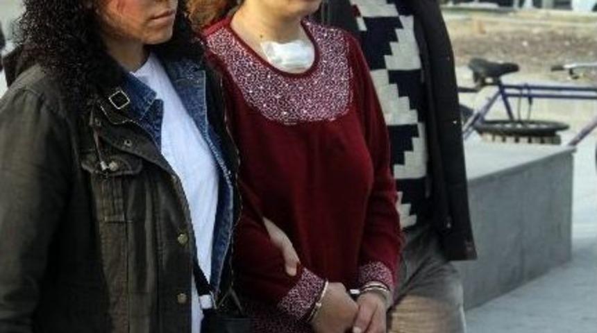 9 Aylık Bebeğini Ve Annesini Bı&ccedil;aklayarak &Ouml;ld&uuml;ren Kadın, Adliyeye Sevk Edildi