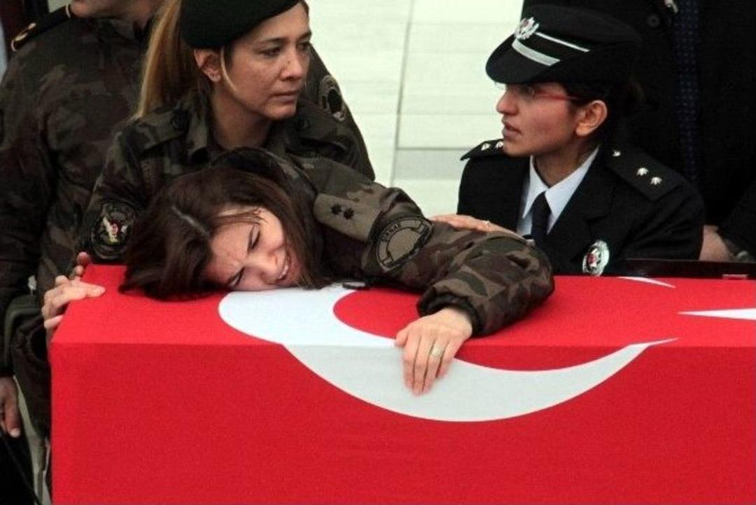 Şehit Komisere Son Veda