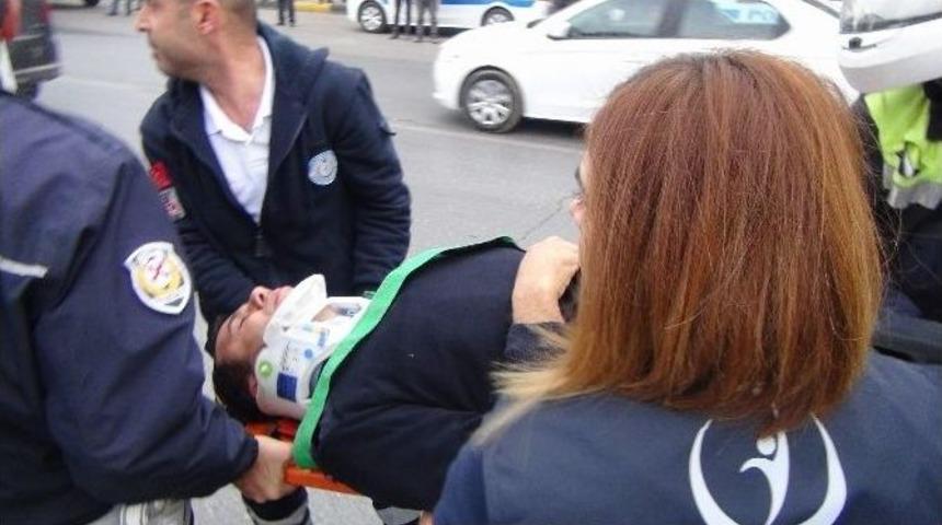 Suriye Uyruklu Sürücünün Kullandığı Araç Polise Çarptı