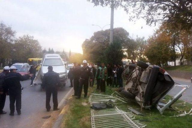 Suriye Uyruklu Sürücünün Kullandığı Araç Polise Çarptı