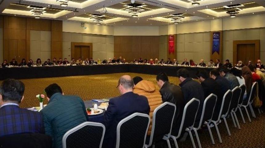 Başka Aky&uuml;rek, &ldquo;medyada Kadın Algısı&rdquo; Seminerine Katıltı