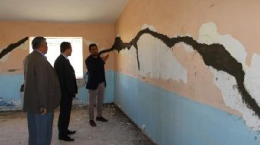 Samsat&rsquo;ın Kırmacık K&ouml;y&uuml;nde K&ouml;y Konağı Yapılıyor