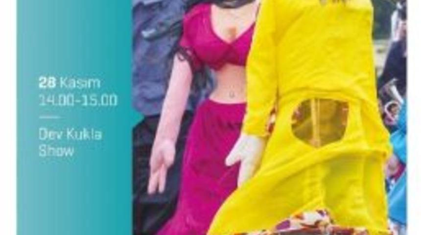 Miniklere Dev Kukla Şovu