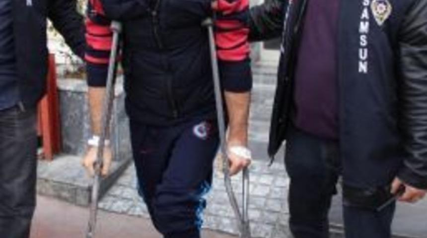 Koltuk Değneğiyle Cezaevine