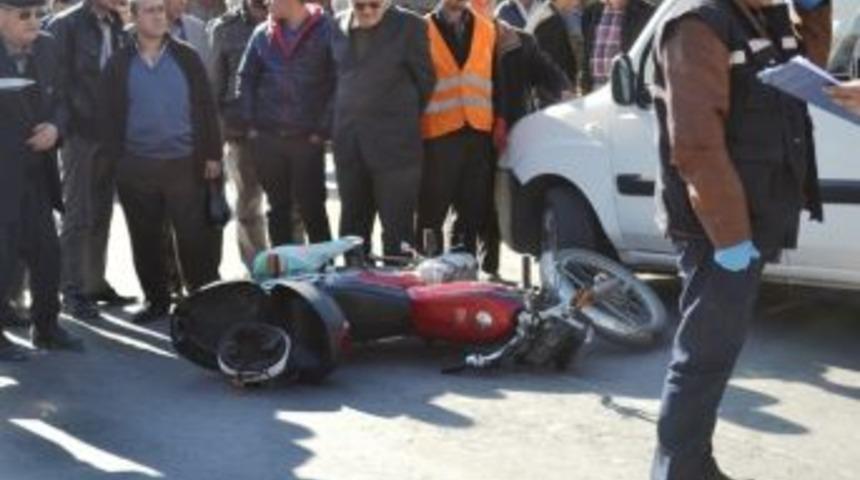 Bor&rsquo;da Motosiklet Kadına &Ccedil;arptı