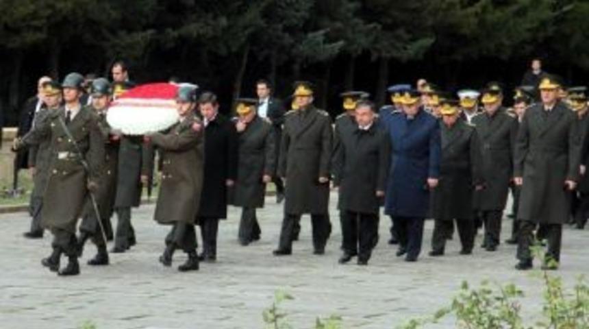 Yaş &Uuml;yeleri Anıtkabir&rsquo;de