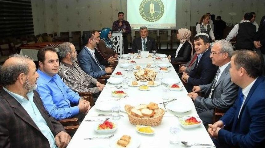 Başkan Karaosmanoğlu: &ldquo;toplumun Fedaileri &Ouml;ğretmenlerdir&rdquo;