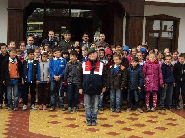 Azdavay’da Öğrencilere Trafik Eğitimi Semineri Yapıldı