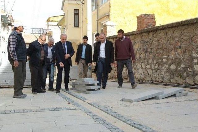 Başkan Saraçoğlu, Tarihi Konakların Bulunduğu Germiyan Sokak’ta