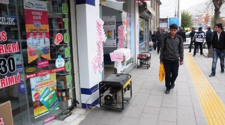 Van Sokakları Jenerat&ouml;rlerle Doldu