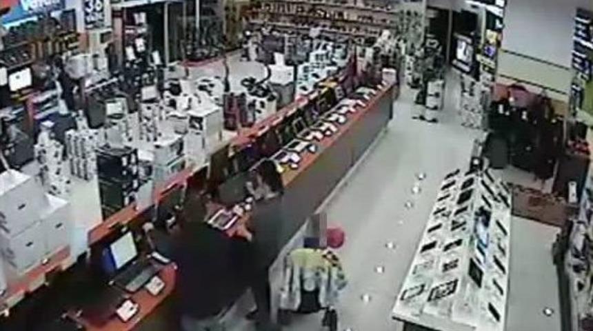 Bebek Arabasıyla Hırsızlık