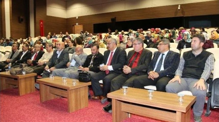 Neh&uuml;&rsquo;de &ldquo;kur&rsquo;an&rsquo;a Karşı Tavrımız Nasıl Olmalı?&rdquo; Konulu Konferans D&uuml;zenlendi