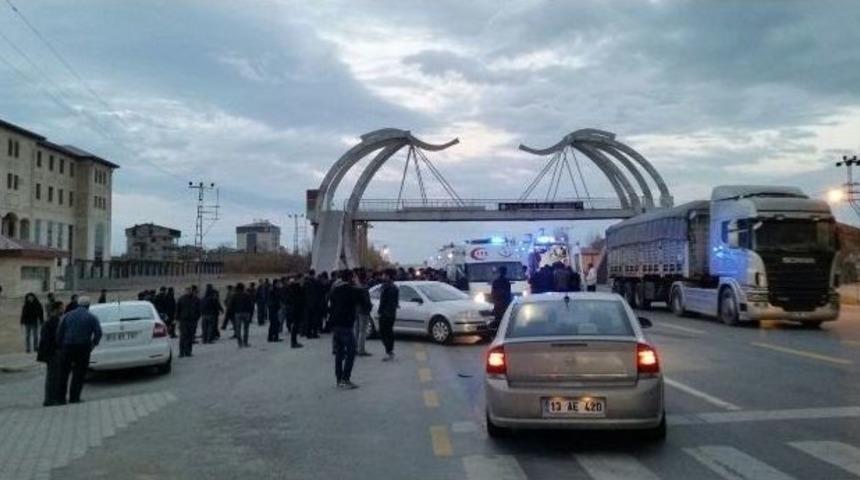 Tatvan&rsquo;da Trafik Kazası: 7 Yaralı