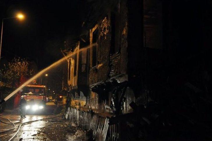 Tinerciler Tarihi Evleri Kül Etti G1