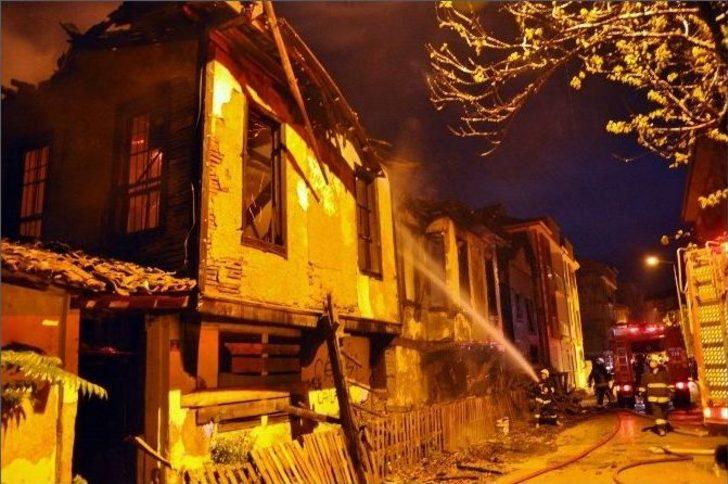 Tinerciler Tarihi Evleri Kül Etti G3