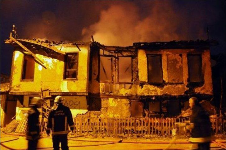 Tinerciler Tarihi Evleri Kül Etti G5