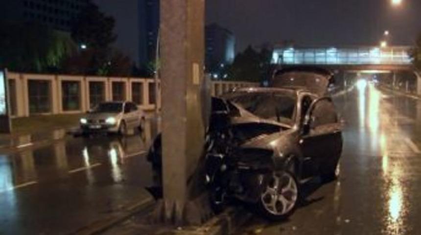 Kaza Yapan Sürücü Hastaneden Kaçtı