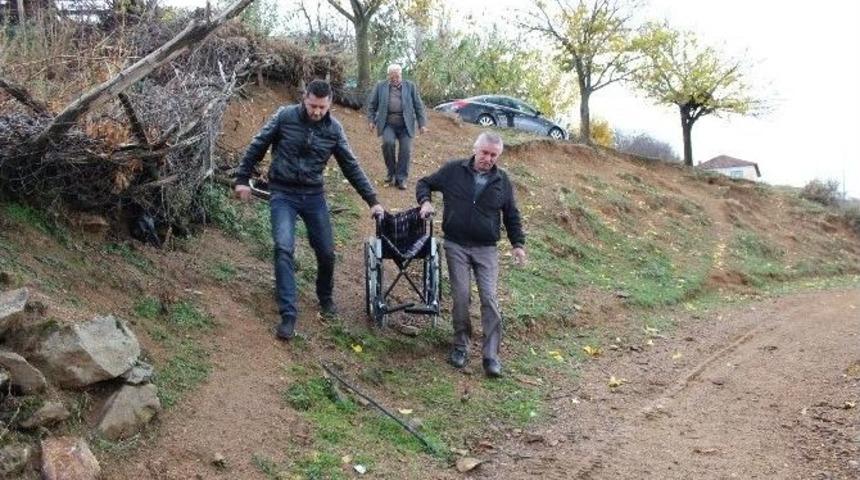 Başkan Kara&ccedil;oban 6 &Ccedil;ocuk Annesini Sevindirdi