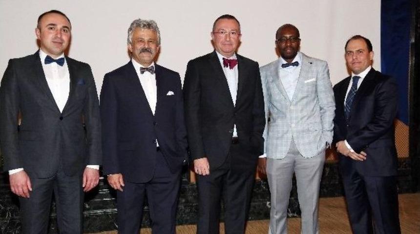 Acıbadem Ankara Hastanesi Omurga Ve Omurilik Sağlığı Merkezi Hizmete Girdi