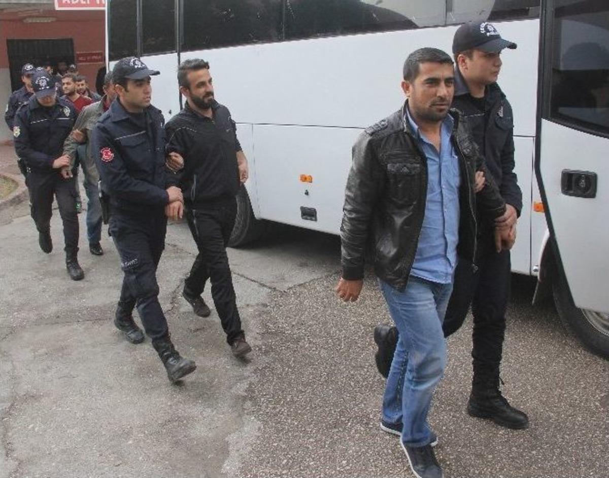 Ter&ouml;r Operasyonunda Yakalanan 20 Kişi Adliyeye Sevk Edildi