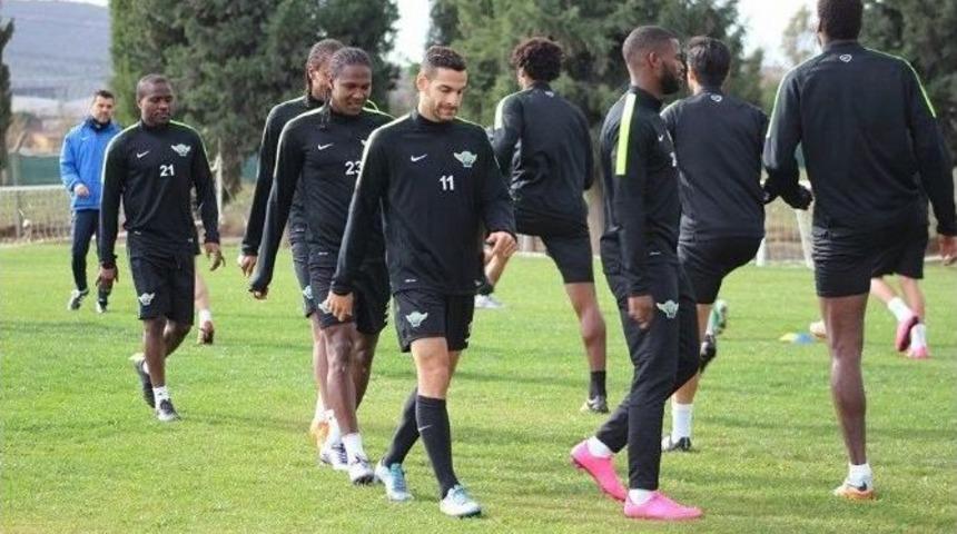Akhisar Belediyespor, Beşiktaş&rsquo;ı G&ouml;z&uuml;ne Kestirdi