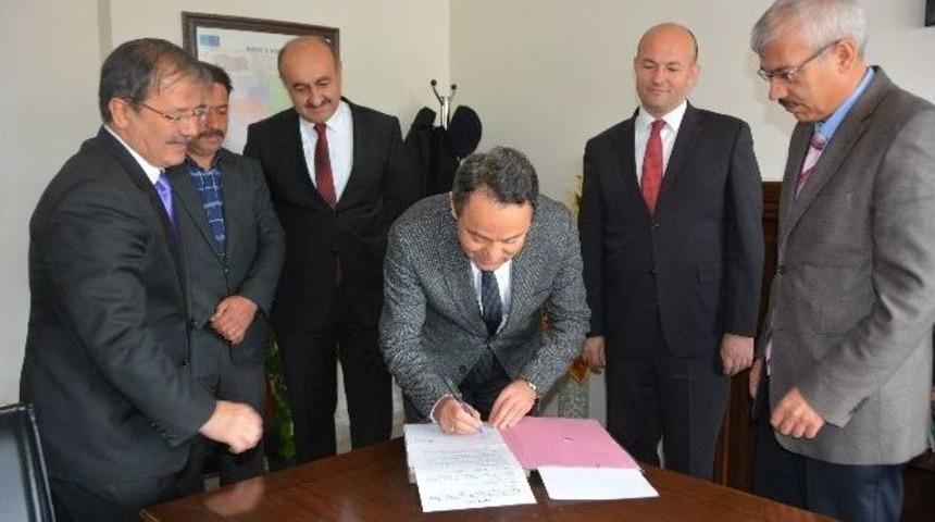 Hayırseverden Okul İnşaatı İ&ccedil;in 200 Bin Tl Bağış