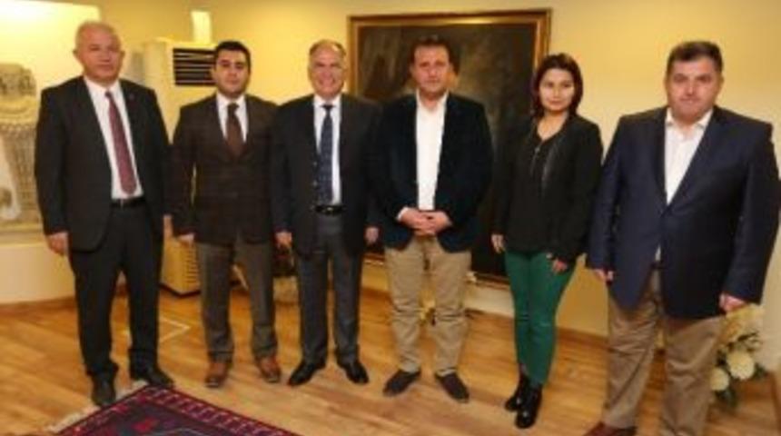 Ak Partili Belediye Başkanları Sel&ccedil;uk&rsquo;ta Toplandı