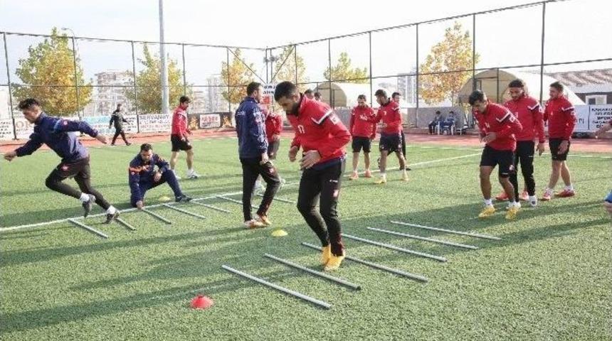 Karak&ouml;pr&uuml; Belediyespor, Şampiyonluğu Hedefliyor