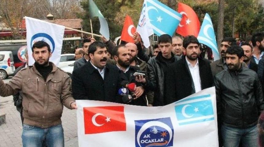 Ak Ocaklar&rsquo;dan T&uuml;rkmenler&rsquo;e Destek