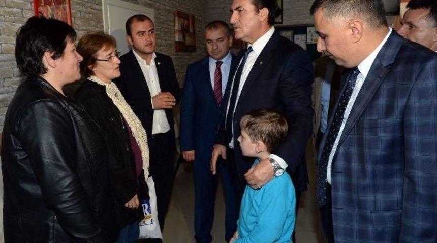 Başkan D&uuml;ndar&rsquo;dan K&uuml;&ccedil;&uuml;k Mete&rsquo;ye İşitme Cihazı S&uuml;rprizi