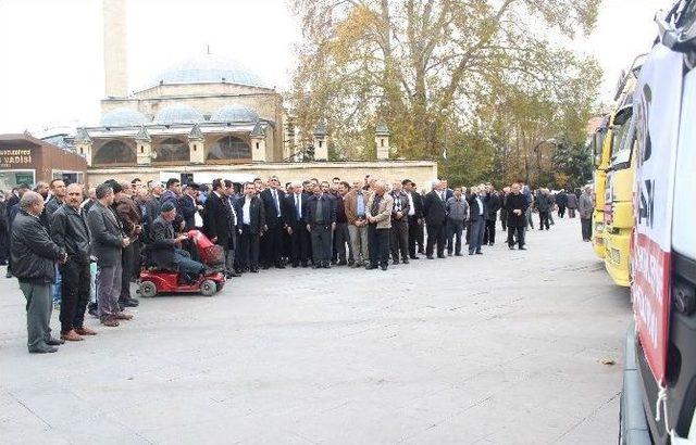 Karaman’dan Bayır-bucak Türkmenlerine Beş Tır Gıda Yardımı