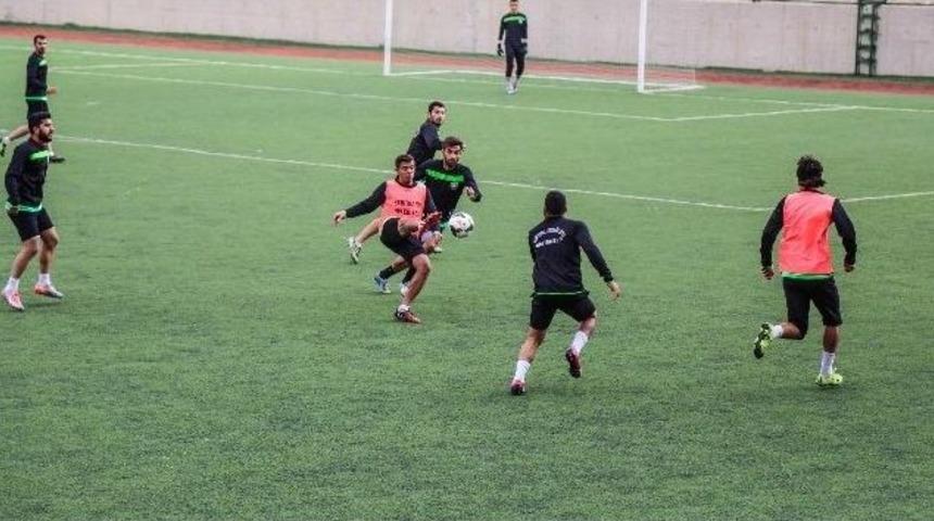 Şehitkamil Belediyespor&rsquo;da Y&uuml;zler G&uuml;l&uuml;yor