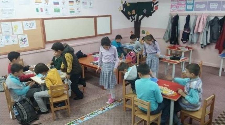 Oyun Oynayarak İngilizce Eğitimi Alıyorlar