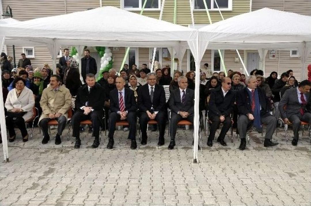 Yaşam K&ouml;y&uuml;&rsquo;ne Beceri Ve Sanat At&ouml;lyesi A&ccedil;ıldı