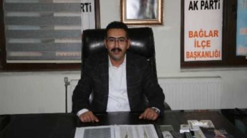 Ak Parti İl&ccedil;e Başkanı Hendeklerin A&ccedil;tığı Yaraları Değerlendirdi