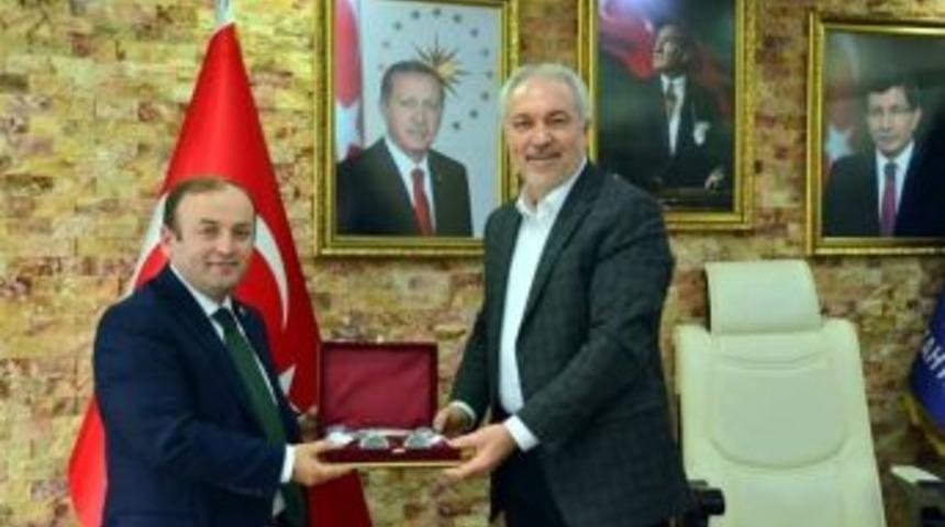 Milletvekili Sabri &Ouml;zt&uuml;rk Başkan Kamil Sara&ccedil;oğlu&rsquo;nu Ziyaret Etti