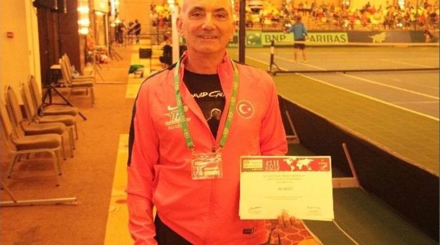 D&uuml;nya Tenis Ko&ccedil;ları Konferansı S&uuml;r&uuml;yor