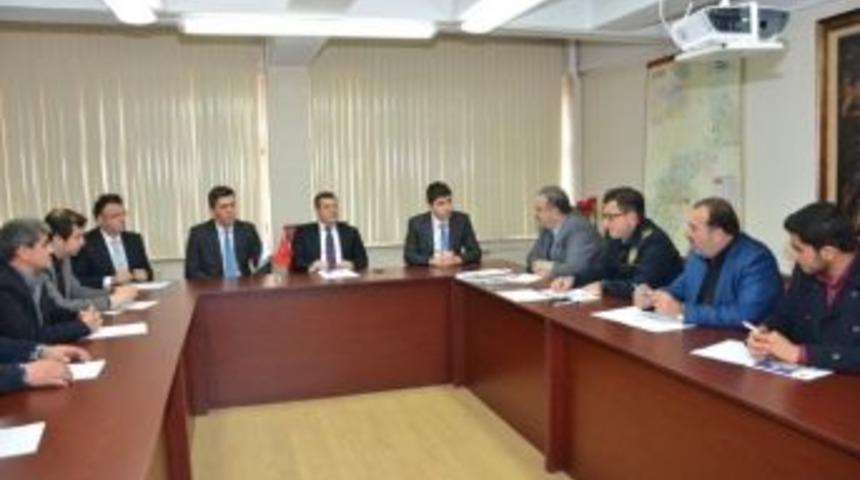 Minib&uuml;s Yolcu Taşımacılığı T&uuml;m Y&ouml;nleriyle Ele Alındı