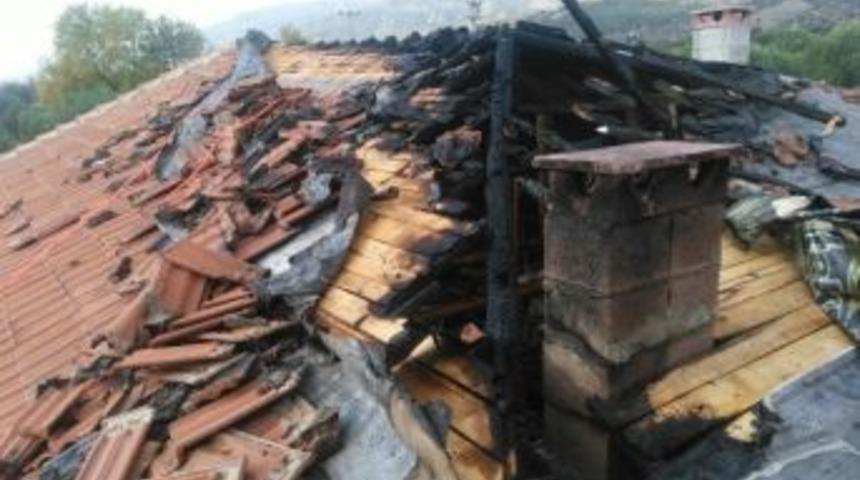 Yanlış Y&ouml;ntemle Baca Temizliği Binayı Yakıyordu