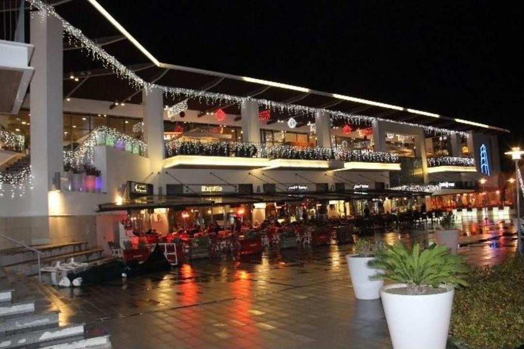 Forum Magnesia Yeni Yılı Işıl Işıl Karşılıyor