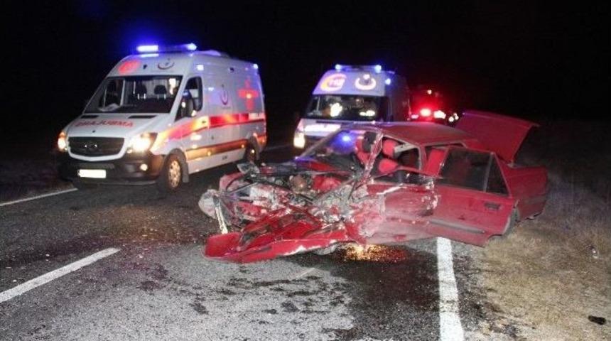 Yunak&rsquo;ta Trafik Kazası: 8 Yaralı