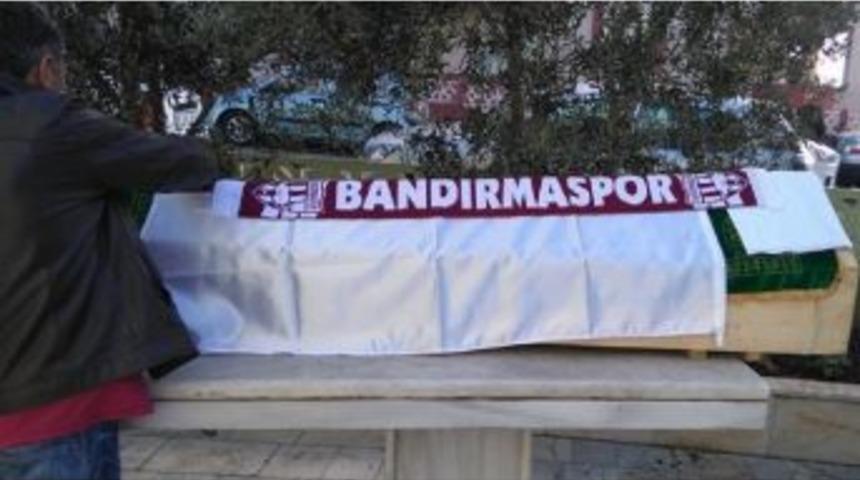 İdmanda Kalp Krizi Ge&ccedil;iren Trib&uuml;n Lideri &Ouml;ld&uuml;