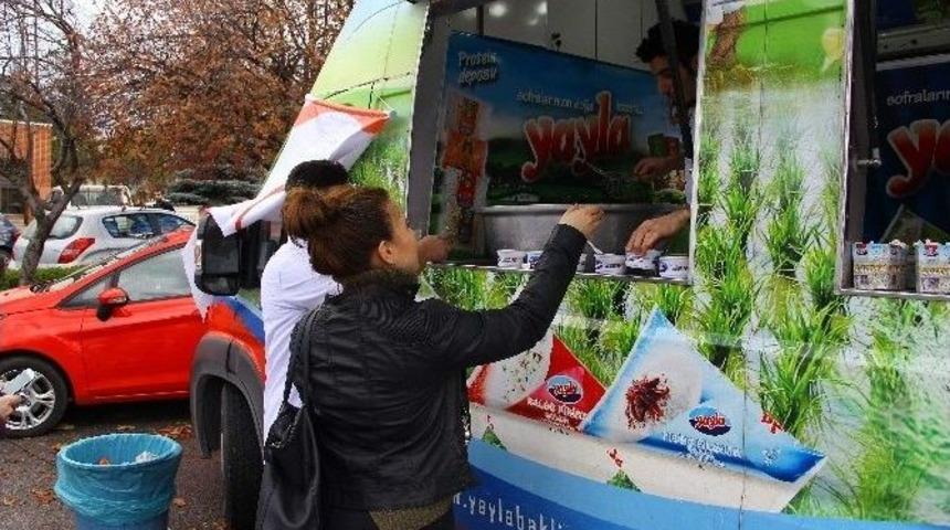 Gastronomi Kul&uuml;b&uuml;&rsquo;nden &Ouml;ğrencilere Aşure