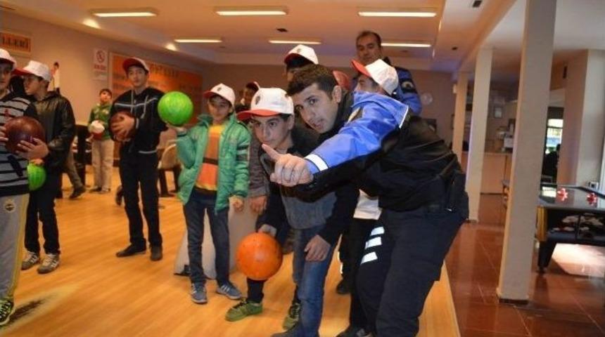 Bowling Etkinliği D&uuml;zenlendi