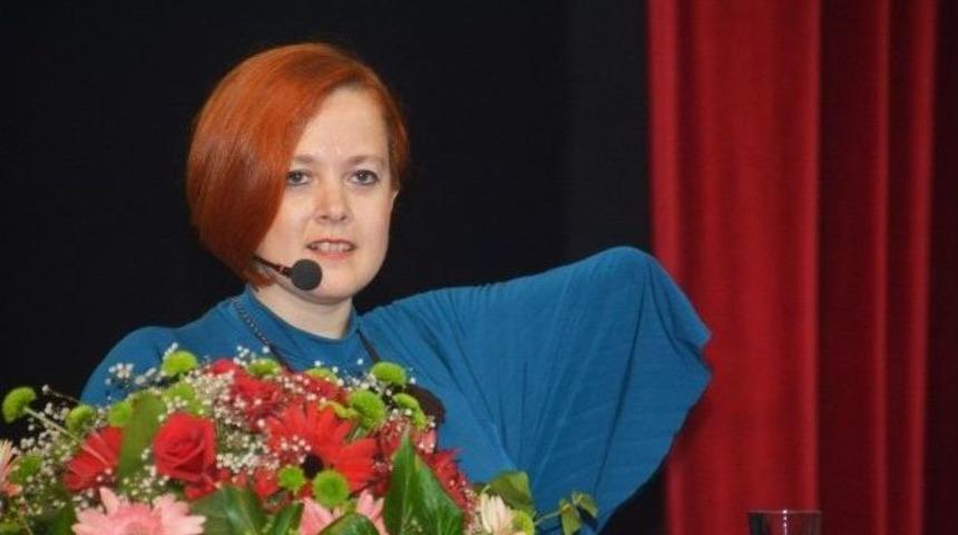 Psikolog İlknur Peder&rsquo;den Gen&ccedil;lere Tavsiye