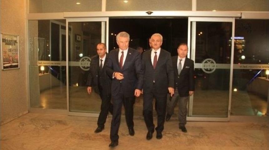 Vekillerden Belediyeye Ziyaret