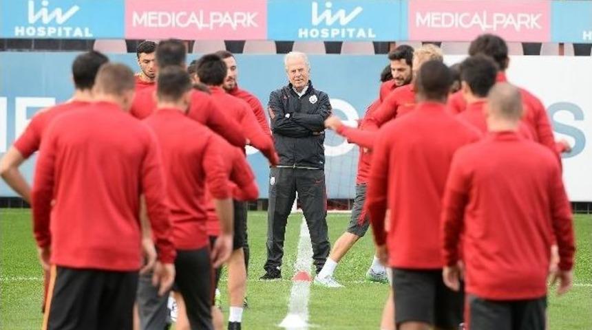 Galatasaray Denizli Y&ouml;netimindeki İlk Ma&ccedil;ına &Ccedil;ıkıyor