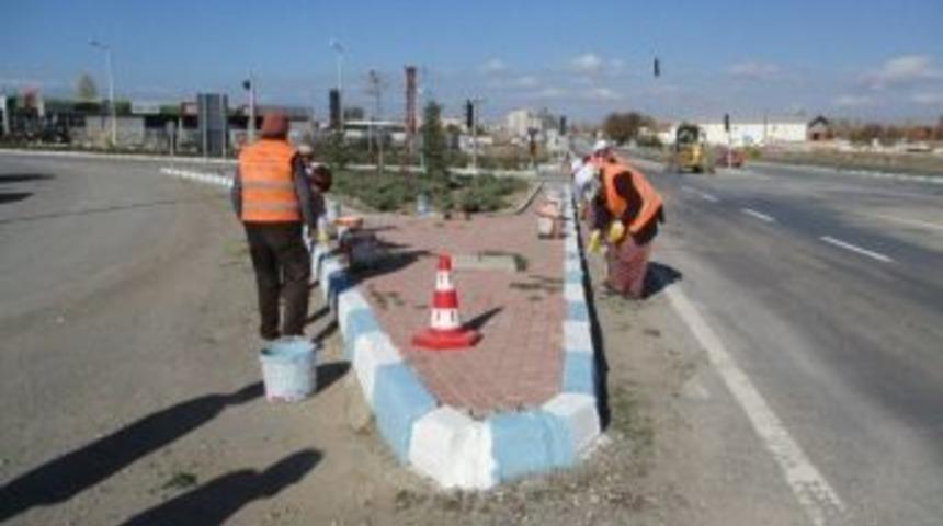 Beyşehir&rsquo;in Caddeleri G&ouml;l Mavisi Renklere B&uuml;r&uuml;n&uuml;yor